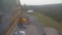 Parkoviště a hlavní vchod