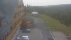 Parkoviště a hlavní vchod