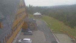 Parkoviště a hlavní vchod