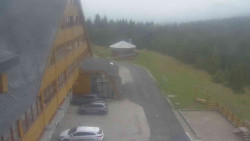 Parkoviště a hlavní vchod