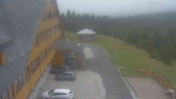 Parkoviště a hlavní vchod