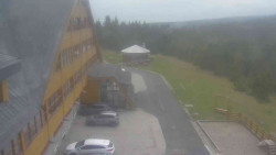 Parkoviště a hlavní vchod