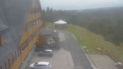 Parkoviště a hlavní vchod