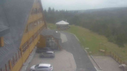Parkoviště a hlavní vchod