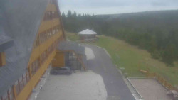 Parkoviště a hlavní vchod