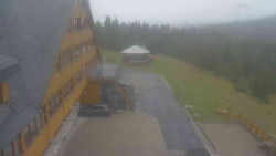 Parkoviště a hlavní vchod