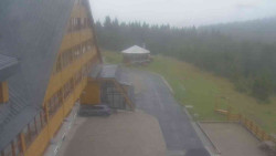 Parkoviště a hlavní vchod