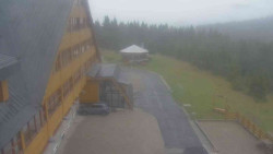 Parkoviště a hlavní vchod