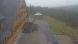 Parkoviště a hlavní vchod