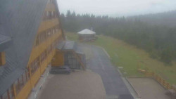 Parkoviště a hlavní vchod