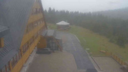 Parkoviště a hlavní vchod