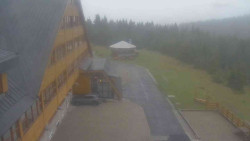 Parkoviště a hlavní vchod