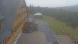 Parkoviště a hlavní vchod