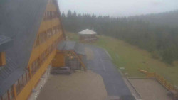 Parkoviště a hlavní vchod