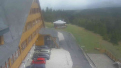 Parkoviště a hlavní vchod