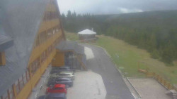 Parkoviště a hlavní vchod