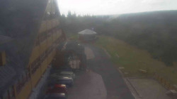 Parkoviště a hlavní vchod