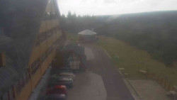 Parkoviště a hlavní vchod
