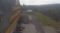 Parkoviště a hlavní vchod