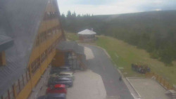 Parkoviště a hlavní vchod