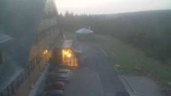 Parkoviště a hlavní vchod