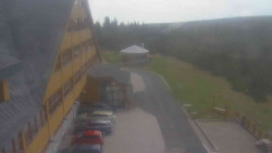Parkoviště a hlavní vchod
