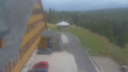 Parkoviště a hlavní vchod