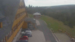 Parkoviště a hlavní vchod