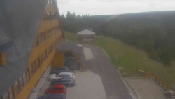 Parkoviště a hlavní vchod