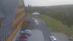 Parkoviště a hlavní vchod