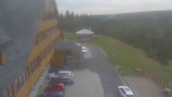 Parkoviště a hlavní vchod