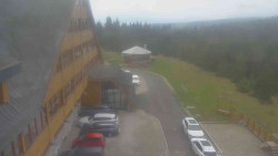 Parkoviště a hlavní vchod