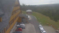 Parkoviště a hlavní vchod