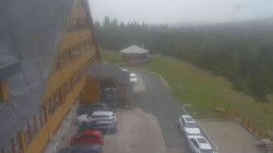 Parkoviště a hlavní vchod