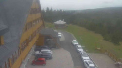 Parkoviště a hlavní vchod