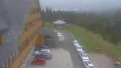 Parkoviště a hlavní vchod