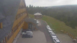 Parkoviště a hlavní vchod