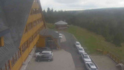 Parkoviště a hlavní vchod
