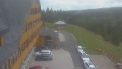 Parkoviště a hlavní vchod