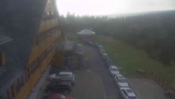 Parkoviště a hlavní vchod