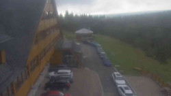 Parkoviště a hlavní vchod