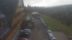Parkoviště a hlavní vchod