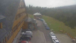 Parkoviště a hlavní vchod