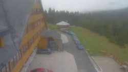 Parkoviště a hlavní vchod
