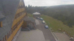 Parkoviště a hlavní vchod