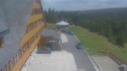 Parkoviště a hlavní vchod