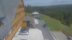 Parkoviště a hlavní vchod