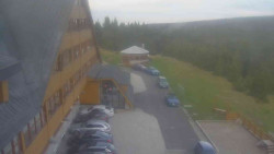 Parkoviště a hlavní vchod