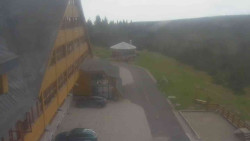 Parkoviště a hlavní vchod