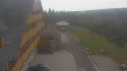 Parkoviště a hlavní vchod